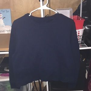 Cutoff crew neck sweater